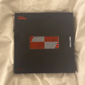 Kpop album  - Border: Carnival, Enhypen. Ingenting saknas 