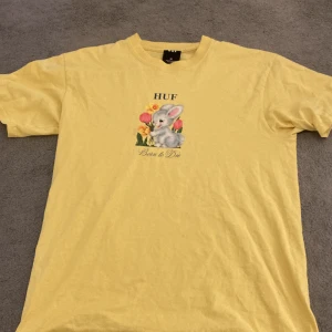 söt huf tee - säljer nu denna för är för liten 😓