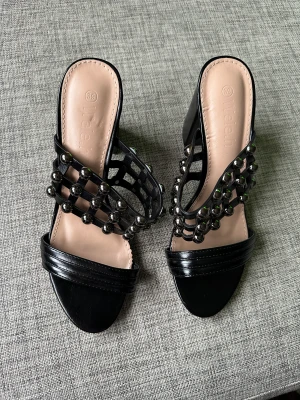 Coola klackar - Coola svarta klackskor 