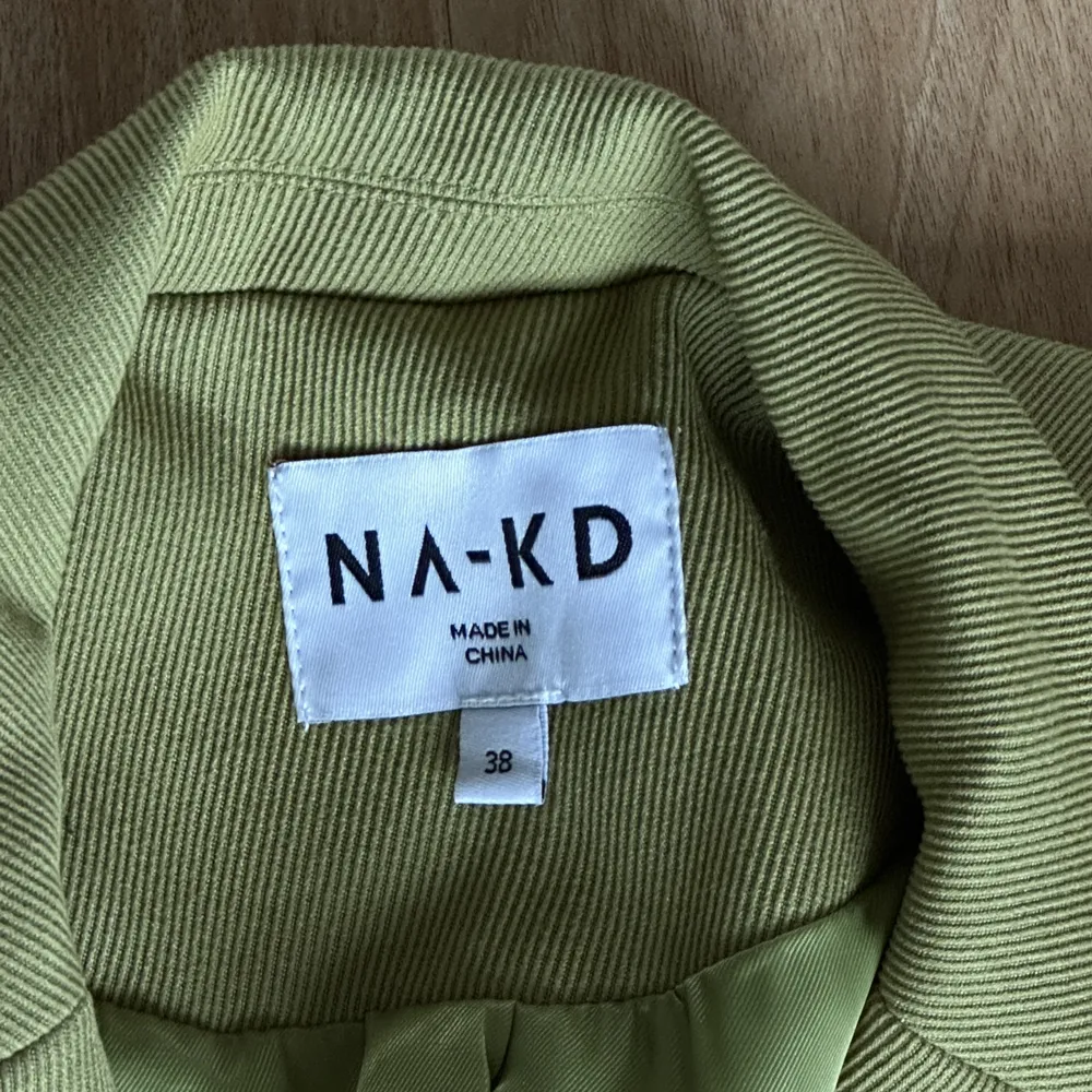 Grön kavaj från NA-KD 💚 Pris kan diskuteras . Kostymer.