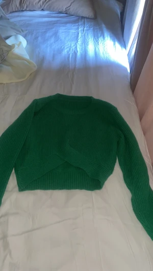 Stickade tröjor  - Jätte fina tröjor säljer dem för att jag rensar bort kläder. 40kr st