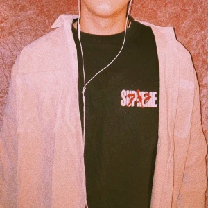 Supreme x Akira Long Sleeve - Supreme x Akira collab från 2017, köpt vid släpp, Relativt bra skick, behövs stryckas (XL, passar som L)