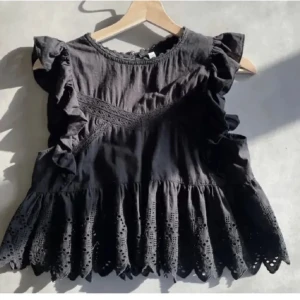 Topp från zara - Säljer denna så söta toppen från zara då den inte kommer till användning💕