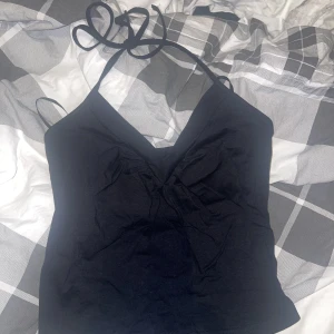 Linne - V-ringat linne, helt oanvänt, använd gärna ”köp nu”