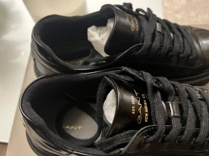 Gant - Säljer Gant skor , använda en gång . Ny priss 1600