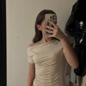 One Should tröja - Helt oanvänd 