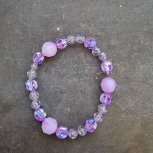 Armband handgjord - Handgjord lila armband 