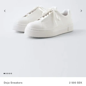 Eytys -  Bra skick trots välanvända.  Frakt tillkommer 