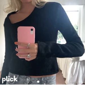 leGer tröja  - (Lånad bild) Så fin tröja som är andvänd 1 gång. 