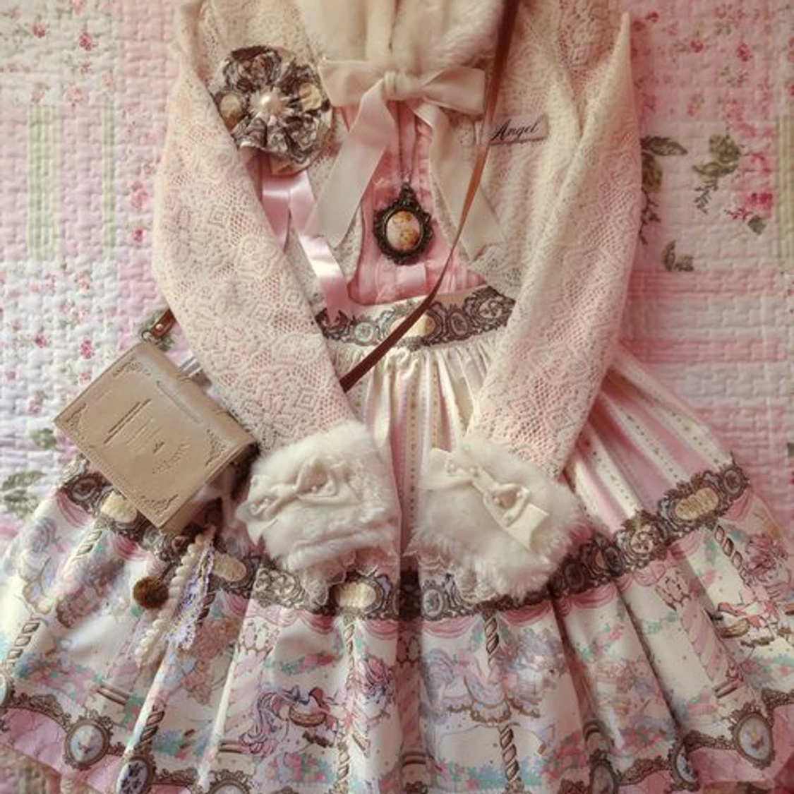 Söker: Angelic pretty / lolita / kawaii - 90