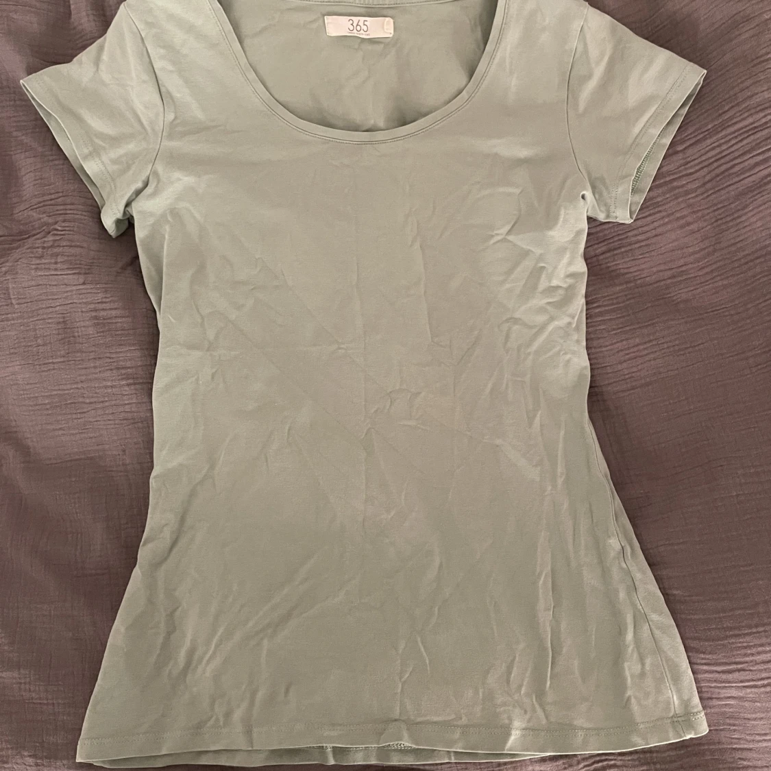 Ljusgrön tajt basic T-shirt