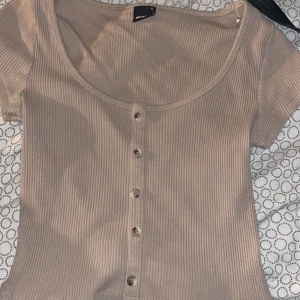 Uringad tröja från ginatricot - Varit en favorit ett liten period när den sen bara legat i garderoben 