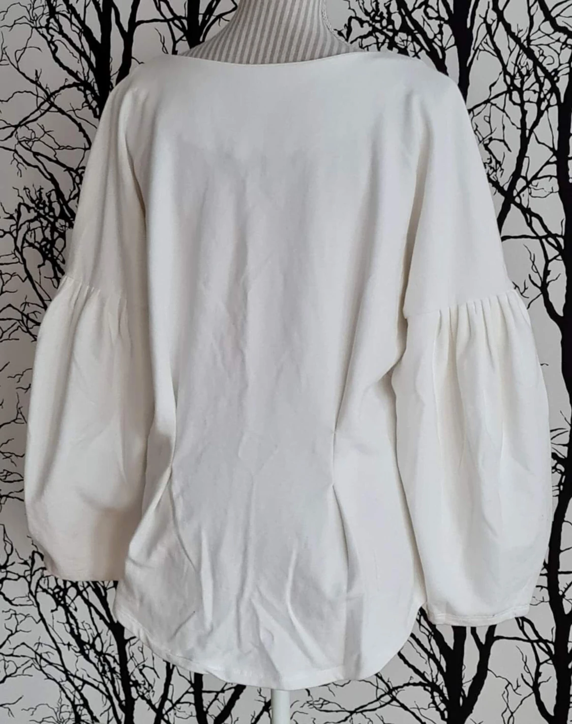 Grymt snygg tröja / blus i nyskick Stl.  M  - 90