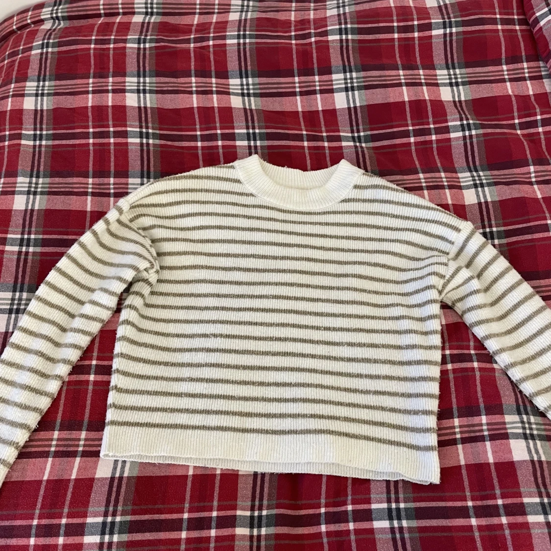 Randig nakd tröja   - 1