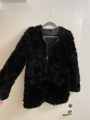 Pälsjacka storlek M - Pälsjacka storlek M