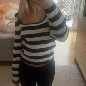 Randig stickad topp - Super fin! Använd 1 gång