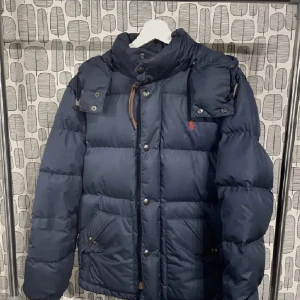 Ralph lauren jacka  - Säljer min tvär feta Ralph lauren jacka som inte kommer till användning. Inga defekter, skriv gärna för fler bilder