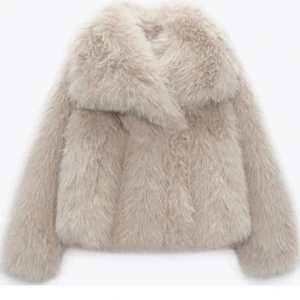 Zara jacka  - Säljer denna jackan ifrån zara som köptes i höstas💕