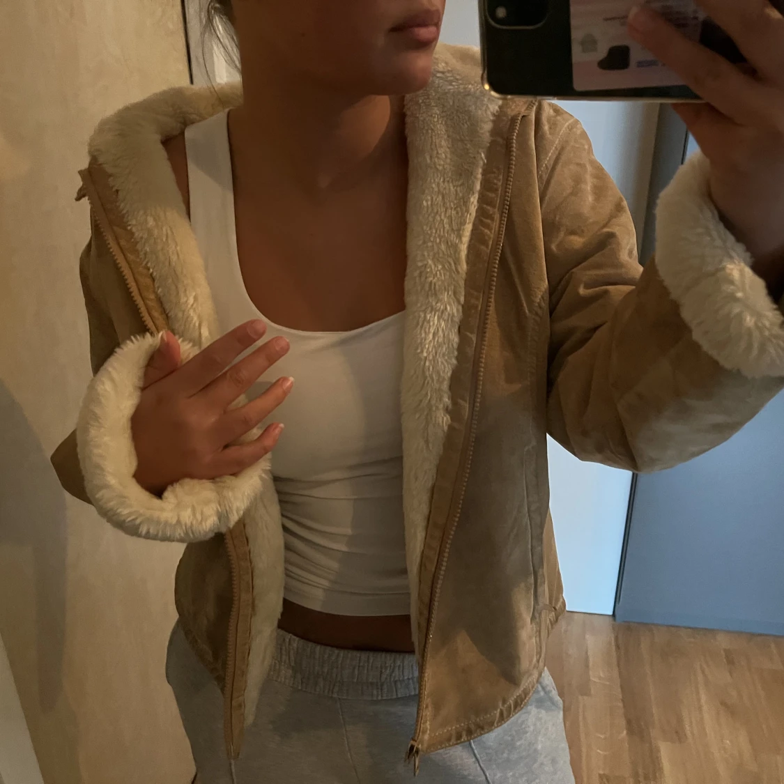 Mocka och pälsjacka