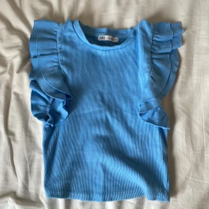 Zara topp⚡️⚡️ - Säljer denna jättesnygga zara toppen då den är för liten⚡️