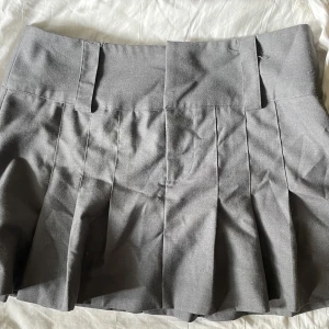 Grå Kjol - Fin och skön kjol från gina tricot