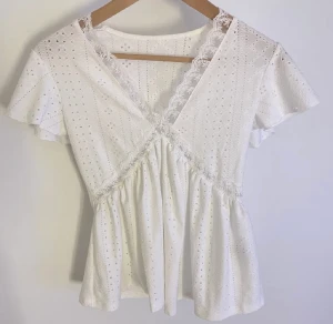 Tröja - Fin tröja från shein. Skriv för fler frågor💞