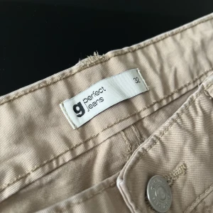 Cargo Jeans - Cargo Jeans från Ginatricot, storlek 32 och köptes för cirka 350kr gissar jag men det var över 300kr 🩷