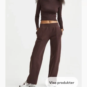 Lågmidjade mjukisbyxor - Lågmidjade mjukisbyxor som trendade på H&M, muddlösa och sitter jättefint. Säljer då dem inte längre kommer till användning. Använd ett fåtal gånger.
