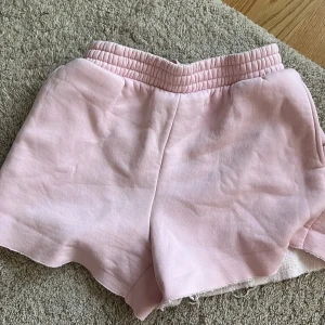 Shorts  - Rosa shorts bra skick! 🥰