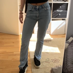 Jeans - Mid-rise jeans i bra skick 