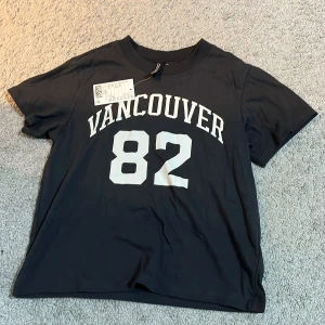 H&M tröja  -  Helt ny H&M tröja med prislappen kvar i storlek xxs