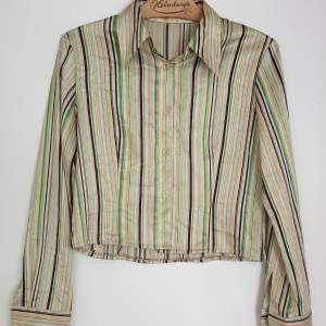 Slightly Cropped Vintage Shirt  Green/yellow/black stripes  Size: s