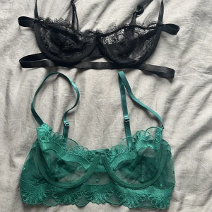 Bralette - Säljer tillsammans, köptes i en butik i grekland men tyvärr för små❤️ storlek 75A
