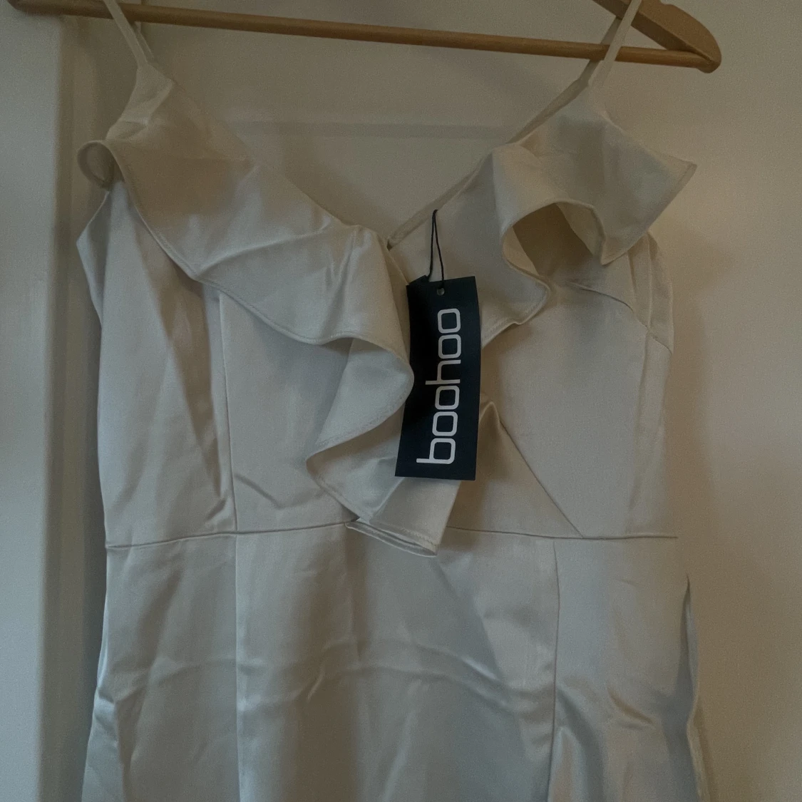 Balklänning aldrig använd  - 90