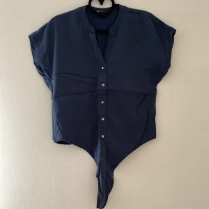 Topp med knyt fram  - Topp med knyt fram som inte används!