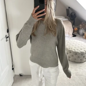 Stickad tröja  - Stickad tröja från HM lite nopprig men sjukt snygg 💕