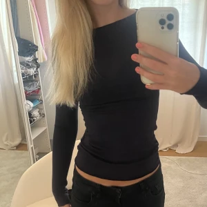 Intimissemi topp - Genomskinlig mörkblå topp från intimissemi, nästan aldrig använd 