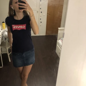 Levis tshirt - T-shirt som är lite för liten😘
