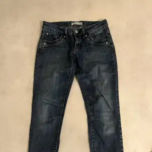 Säljer mina denim byxor, aldrig använda, köpte dom för 500kr så säljer dom för 300kr