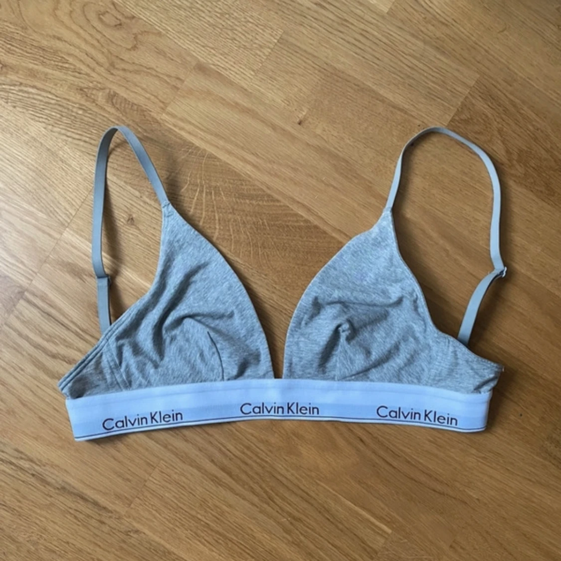 Grå Calvin Klein bh stl M