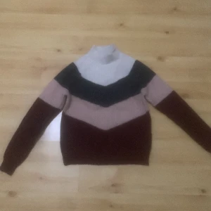 Stickad tröja - Bra skick.