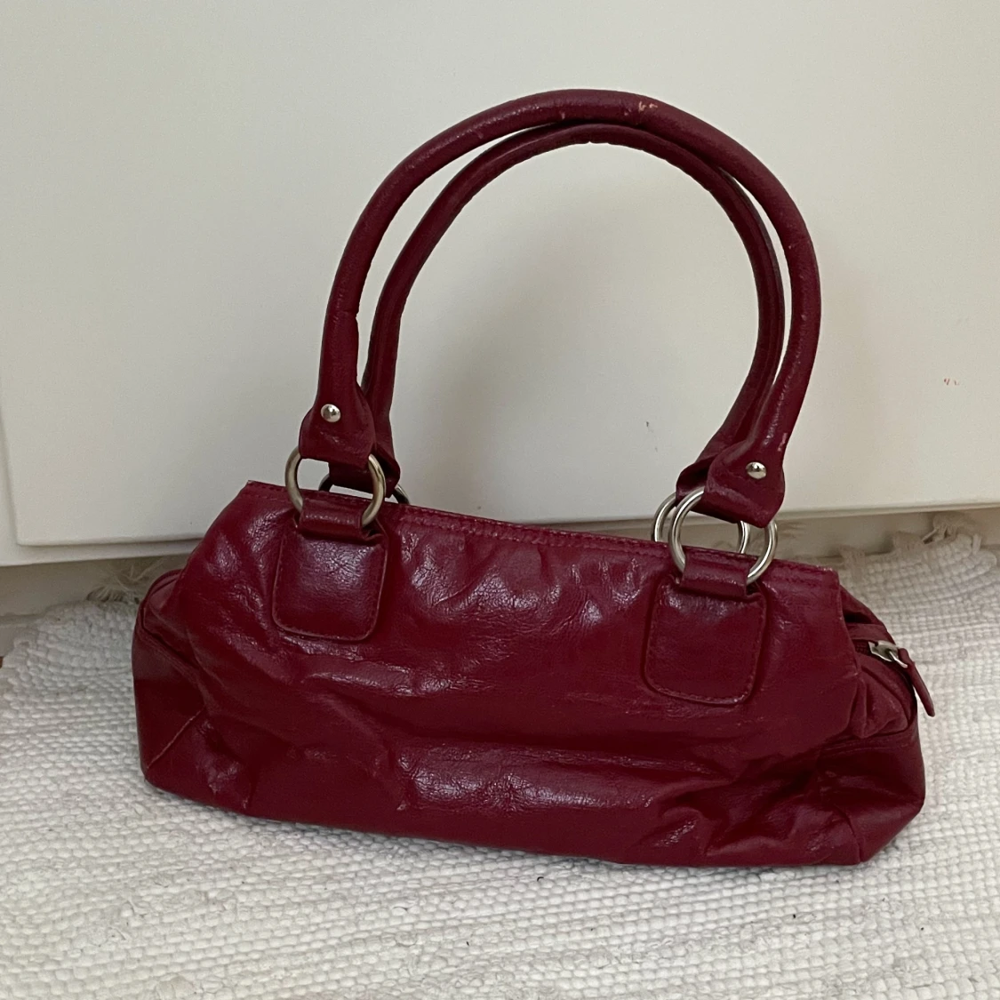 Röd handväska - 90