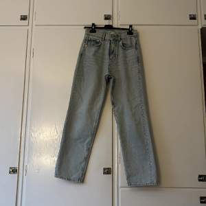 Jeans storlek 36