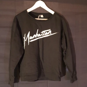 Tröja med tryck  - Gott skick 