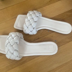 Skor - Säljer dessa fina skorna då de inte kommer till användning 