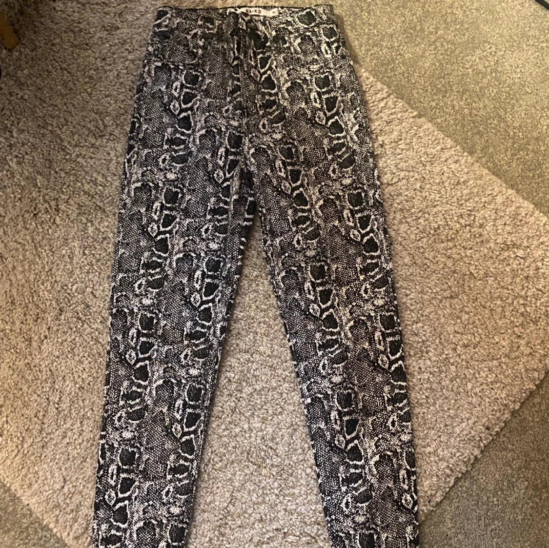 Ormskinns mönstrade jeans  - 90