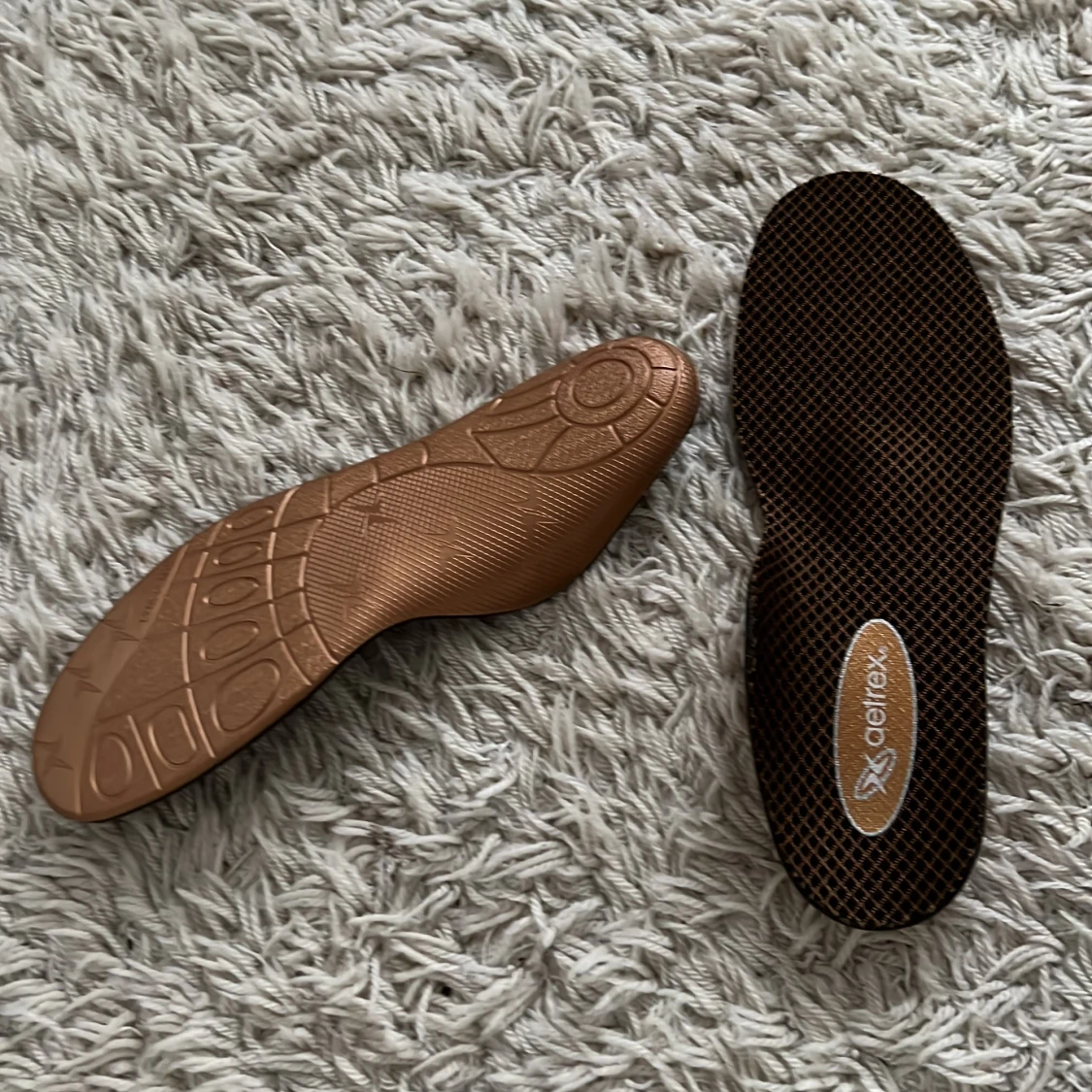 Tjena säljer ett par super sköna sulor vill sälja för har många är skit sköna när du springer! Passar i varje sko dom är rätt storlek.  - 91