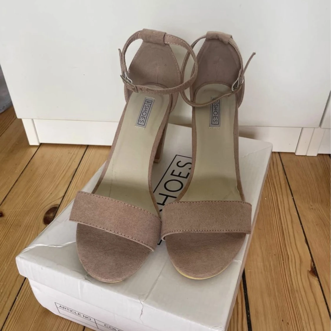 Rosa klackskor  - 91