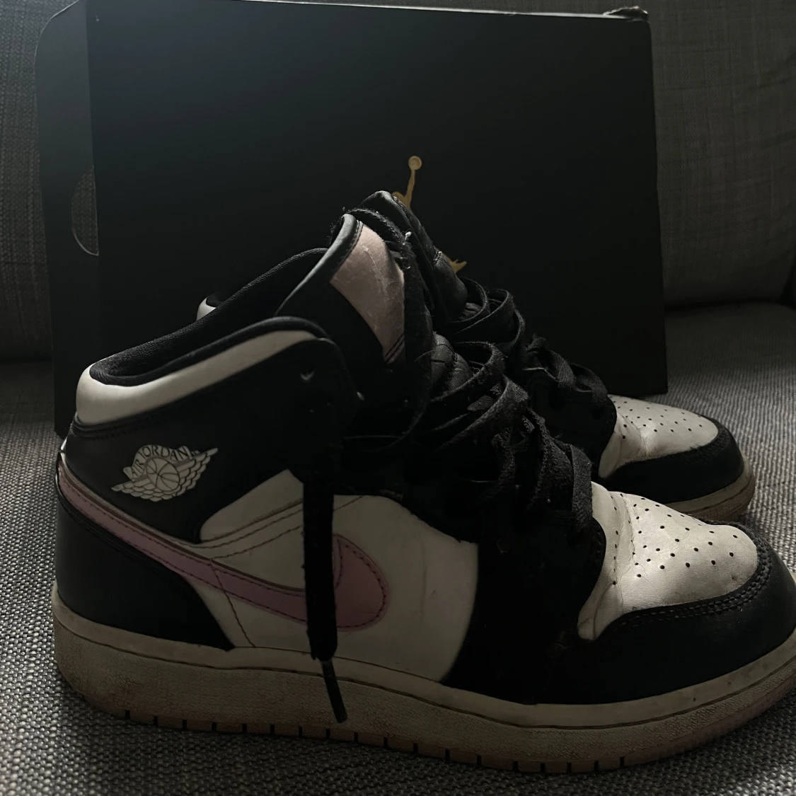 Air Jordan 1 mid GS Arctic Pink