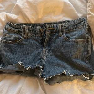 Shorts  - Lågmidjade! Ett par gamla brandy jeans som jag klippt 